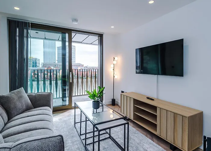 Stylish 2 Bed 2 Bath In מנצ'סטר