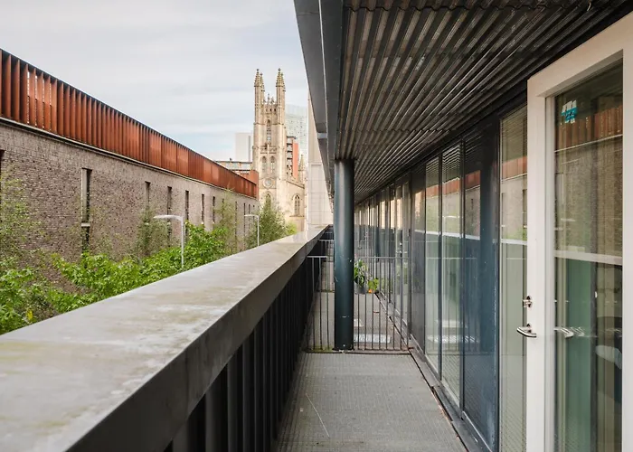 2 Bed Modern Flat, Castlefield, Citycentre, Parking, Self-checkin, Sleeps 4, Balcony, Wifi, Views