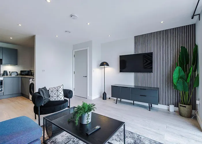 Luxury 1br Self Check-in 10mins To Centre 아파트 *