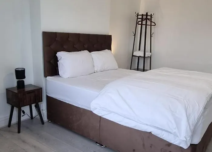 Villa Modern 4 Bedroom Victorian Private Detached Close To