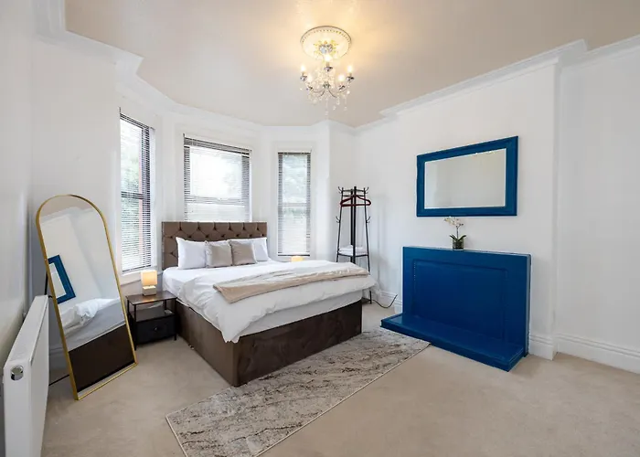 Villa Modern 4 Bedroom Victorian Private Detached Close To Manchester