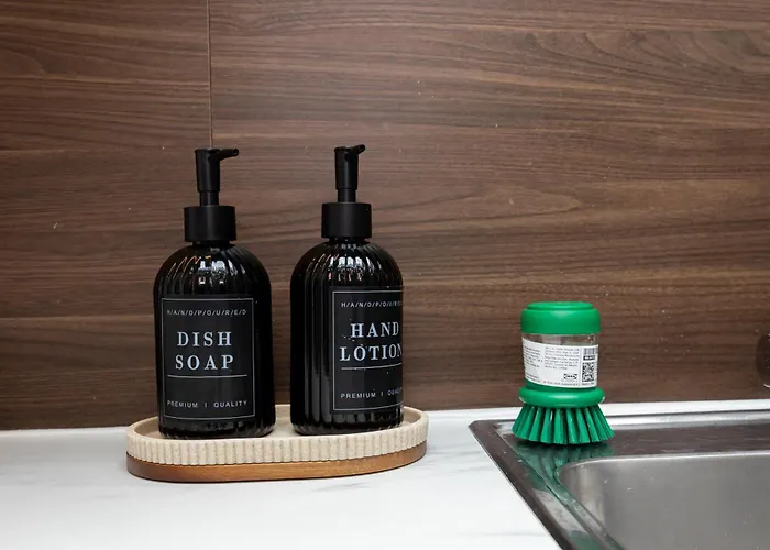 Modern 4 Bedroom Victorian Private Detached Close To Manchester