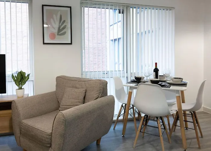 Spacious - - Piccadilly - Local Attractions - Parking Apartmán