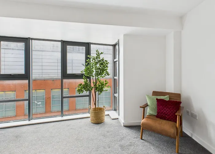 Wild Roses Serviced - Arndale Apartment