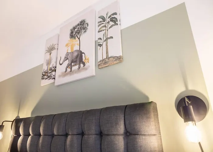 Spacious - - Piccadilly - Local Attractions - Parking Apartmán *