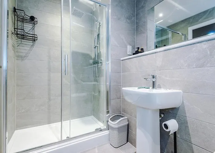 Centre, Luxury Apartment, Gym *