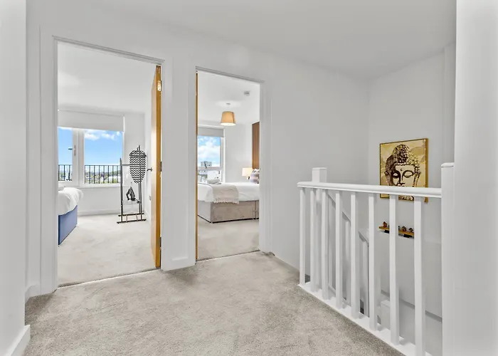 Modern 2br Urban Nest In Salford, For 4 Daire