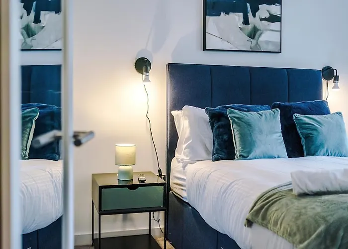 Centre, Salford Luxury