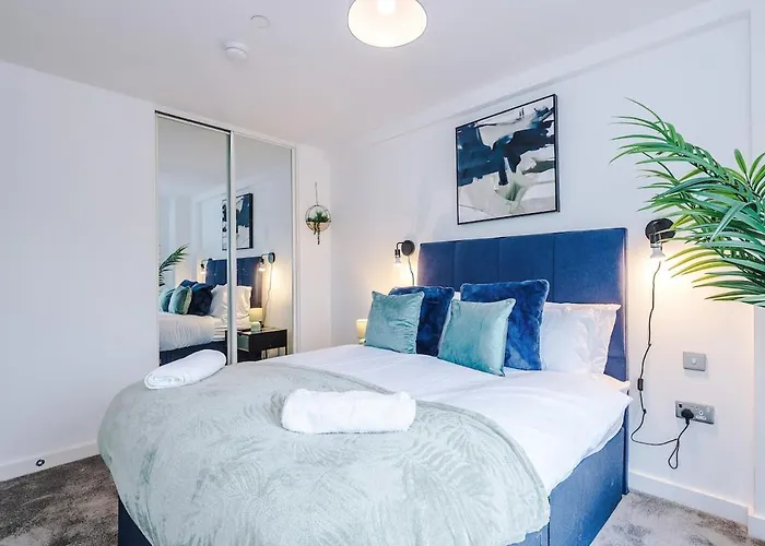 Centre, Salford Luxury *