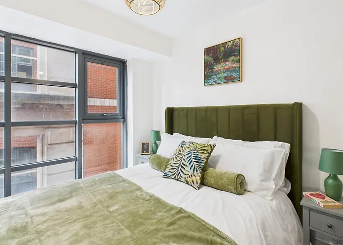 Wild Roses Serviced - Arndale