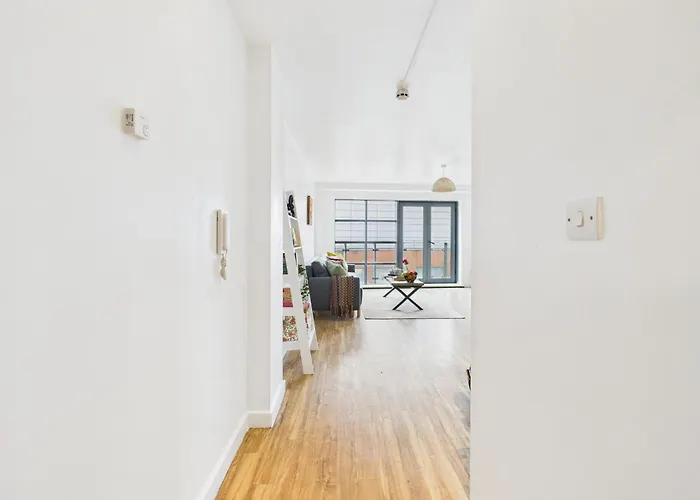 Apartment Wild Roses Serviced - Arndale