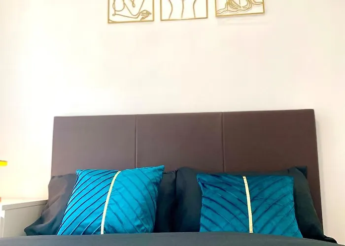 Lux Stylish 2 Bed High Rise With Parking And Balcony Daire