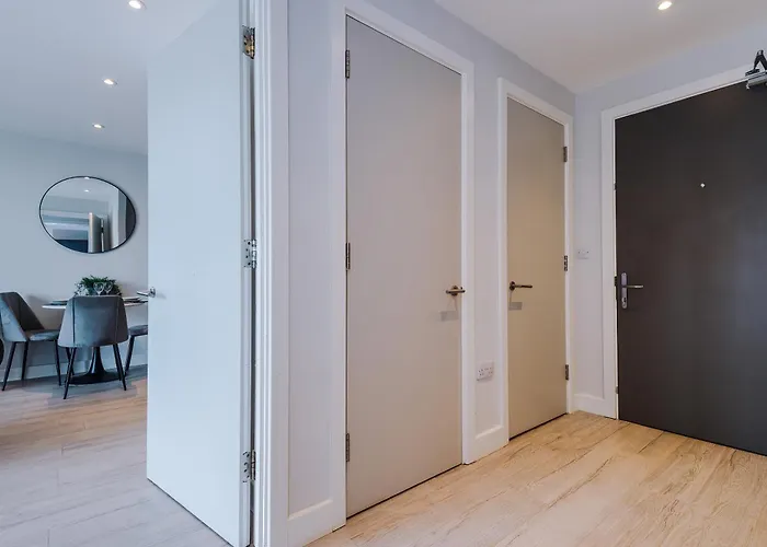 Stylish 1-bed Fast Wi-fi Easy Access To