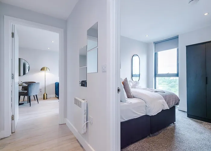 Modern 2br Parking Great Location & Amenities *