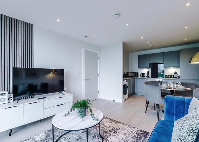 Modern 2br Parking Great Location & Amenities * Manchester