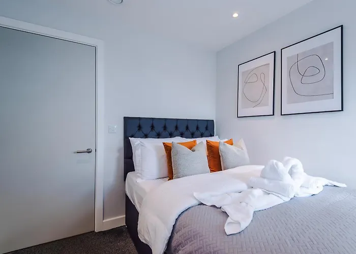 Modern 2br Parking Great Location & Amenities *