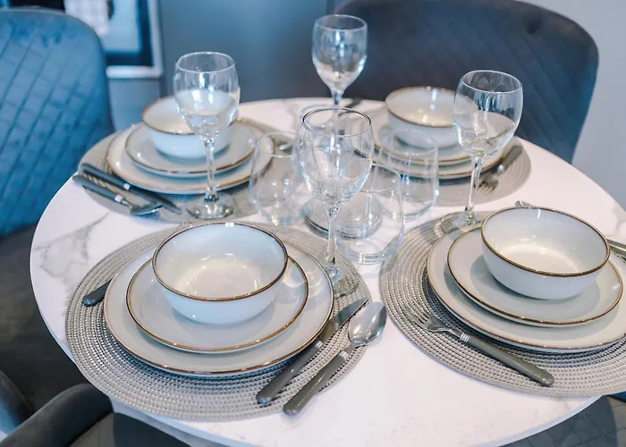 Modern 2br Parking Great Location & Amenities Lägenhet *