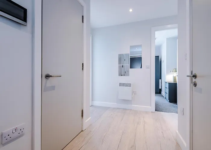 Apartament Modern 2br Parking Great Location & Amenities