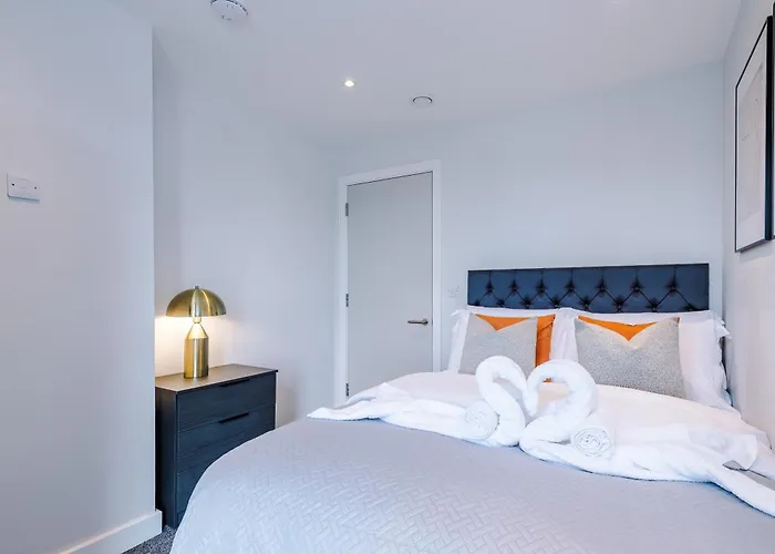 Apartament Modern 2br Parking Great Location & Amenities *