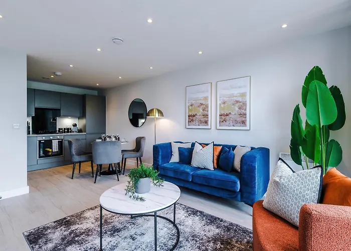 Modern 2br Parking Great Location & Amenities *