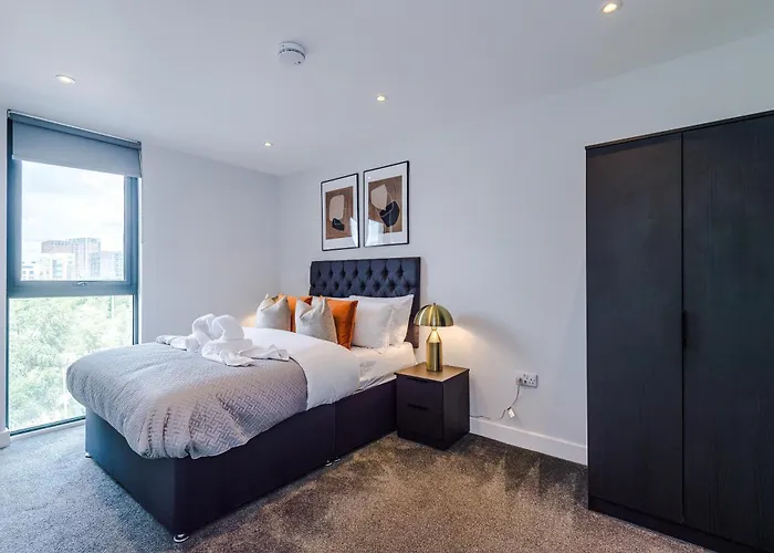 Apartament Modern 2br Parking Great Location & Amenities *