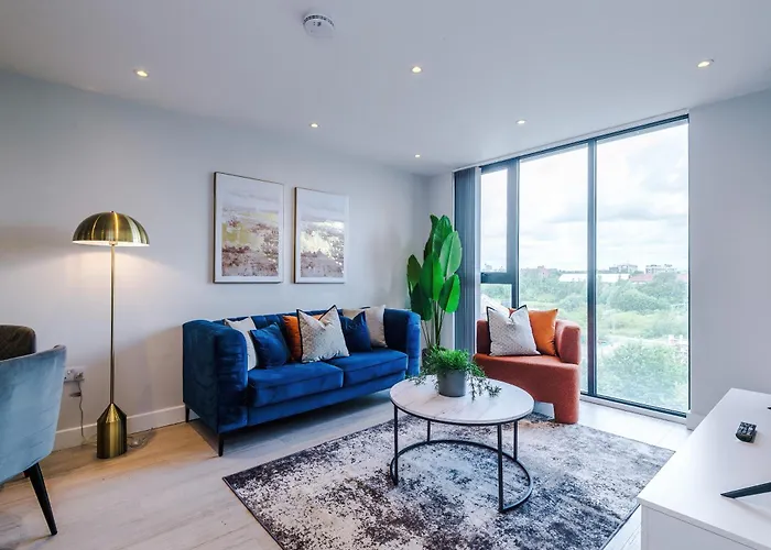 Modern 2br Parking Great Location & Amenities * Manchester