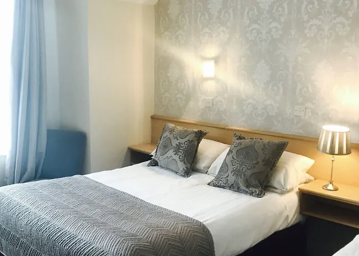 Hotel The Westlynne & 3*