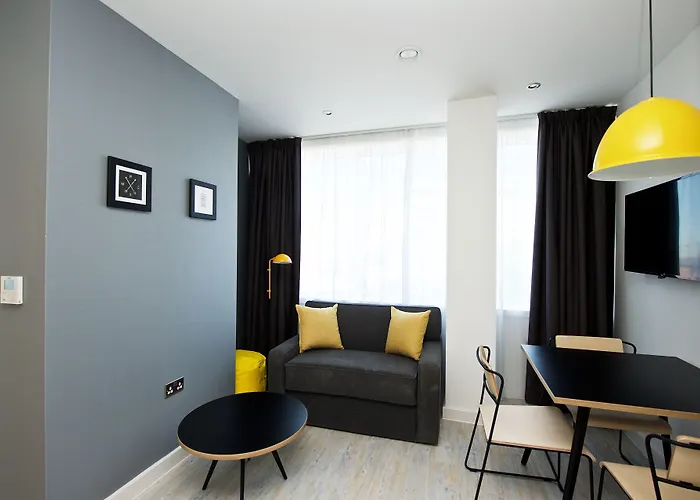 Staycity Piccadilly Apartahotel 4*