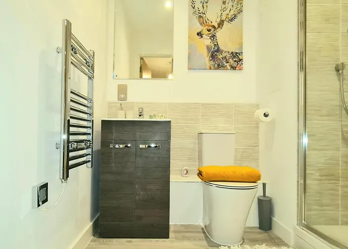 شقة 2 Bed Sleeps 4 With Free Parking *