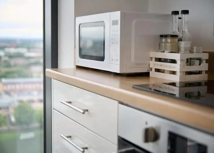 2 Bed Ensuite With Fantastic Night View And Old Trafford Stadium Апартаменты *