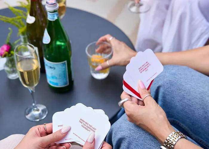 Chic Family With Garden Fire Pit & Event Space, Hot Tub Prázdninový dům Manchester