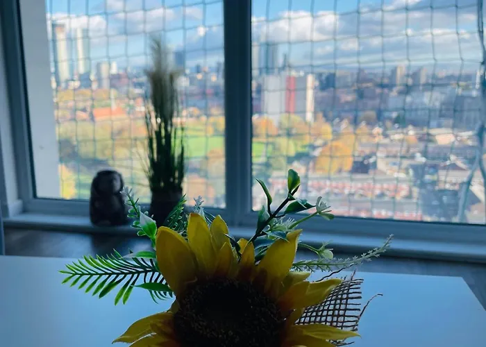 Modern & Cosy With Balcony, Near Media Centre & Old Trafford Stadium 아파트 맨체스터