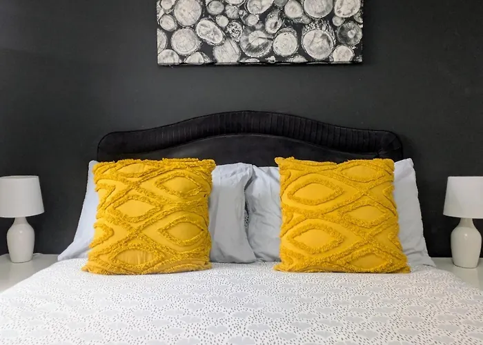 Lord Street With Free Parking & Wifi- Salford Uni, Victoria Station, Ao Arena Apartman Manchester