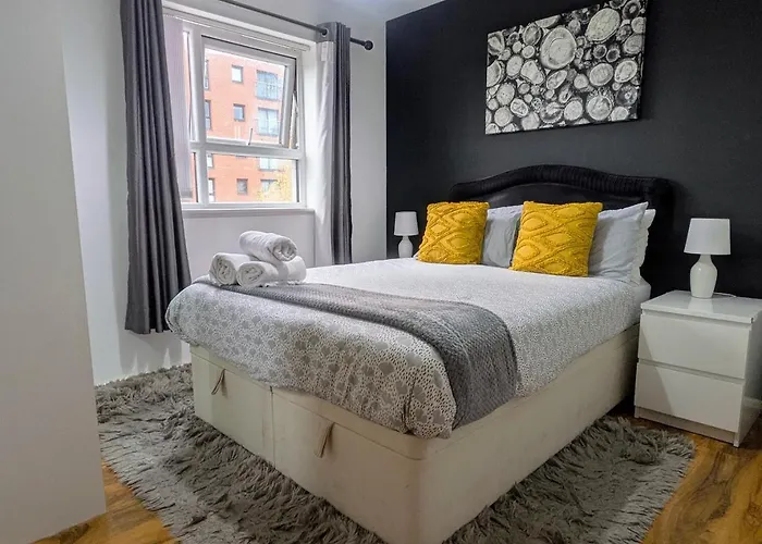 Lord Street With Free Parking & Wifi- Salford Uni, Victoria Station, Ao Arena Appartement