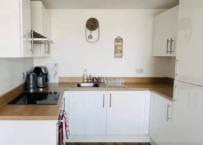 아파트 Modern & Cosy With Balcony, Near Media Centre & Old Trafford Stadium *