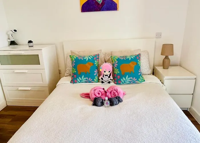 Modern & Cosy With Balcony, Near Media Centre & Old Trafford Stadium Apartament