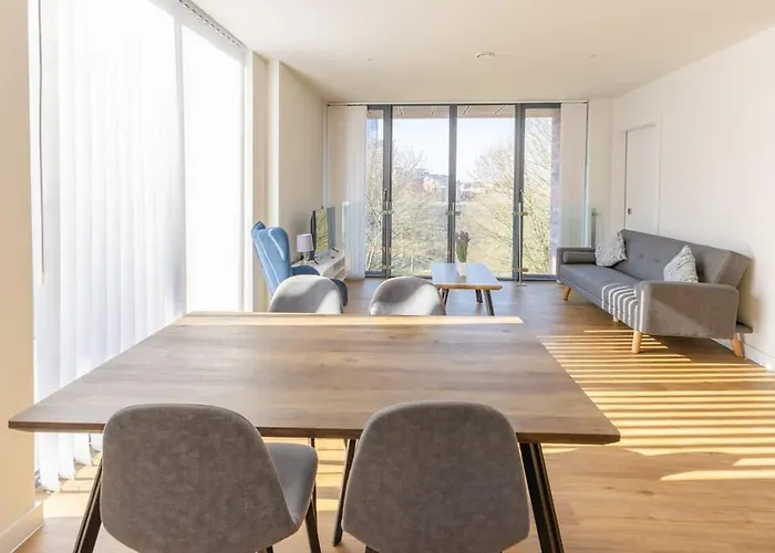 Park View 3 Bed Ensuite Only 5 Min Walk To Arndale * 맨체스터