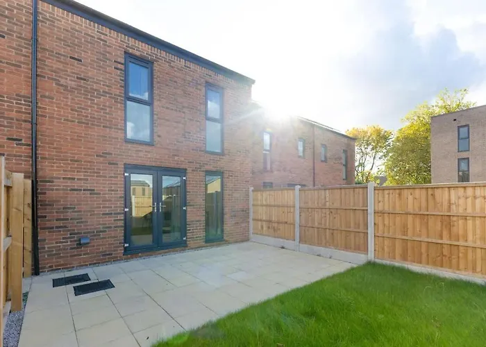 Сasa de vacaciones Joyful Management - A Mordern Semi-detached House With 3 Bedroom Mánchester