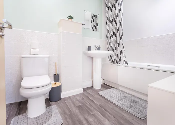 Holiday home Contractor Stay Near Etihad Stadium & Co-Op Live With Free Parking