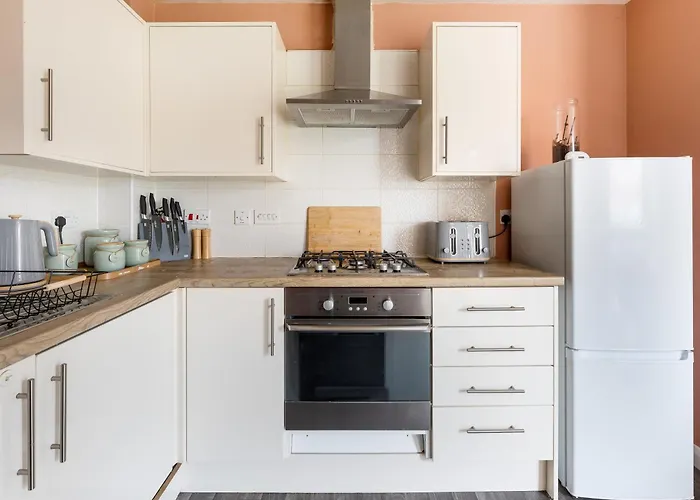 بيت للعطل Contractor Near The Centre With Two Free Parking Spaces مانشستر