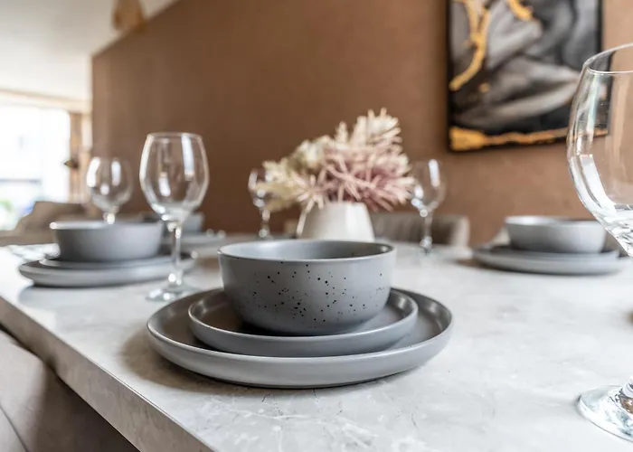 Contractor Stay Near Etihad Stadium & Co-Op Live With Free Parking Holiday home Manchester