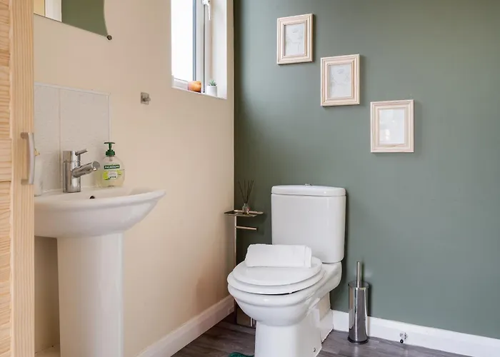 Holiday home Contractor Stay Near Etihad Stadium & Co-Op Live With Free Parking Manchester