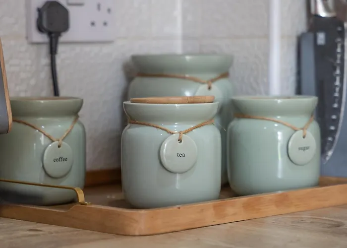 Contractor Near The Centre With Two Free Parking Spaces *