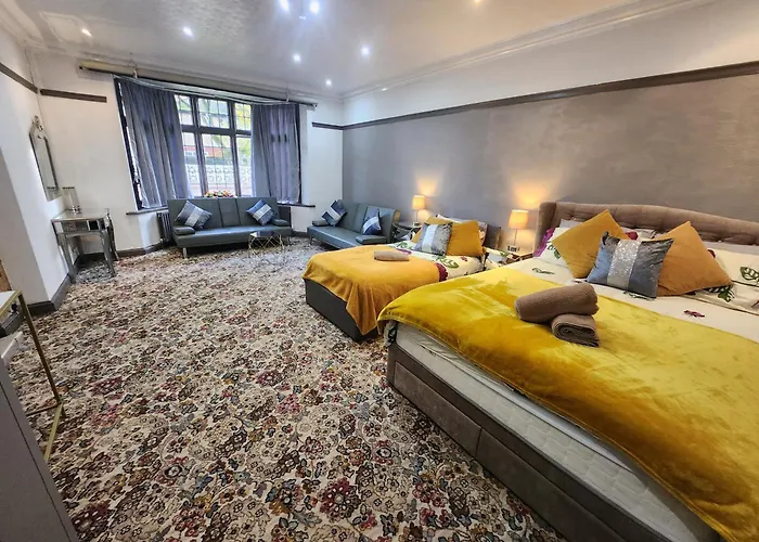 Charming Tudor White House Free Wifi Casa vacanze *