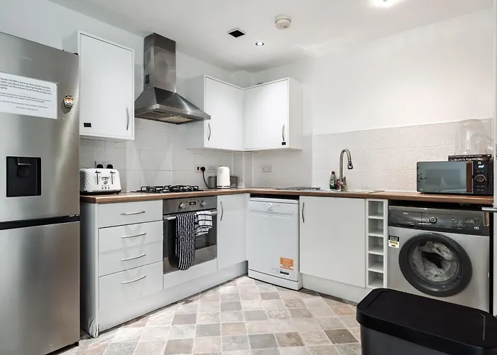 Haven - Coop Live - Etihad - Sleeps 9 - Free Parking