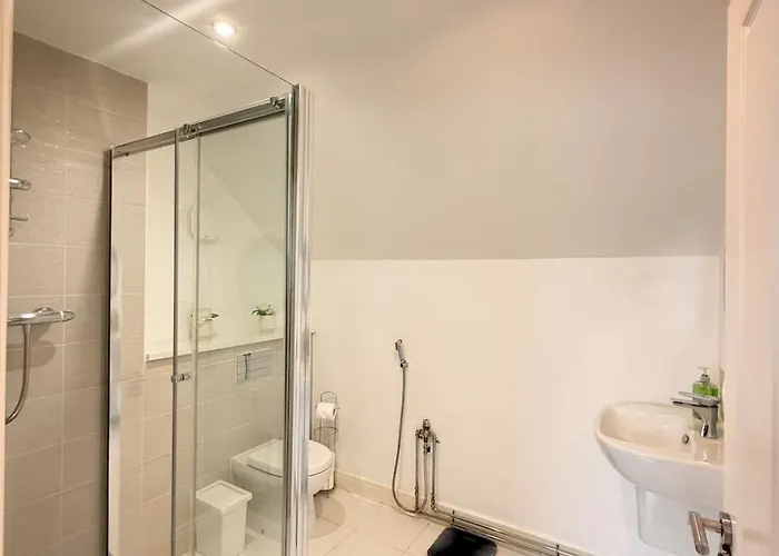 Great House Close To The Arena Сasa de vacaciones