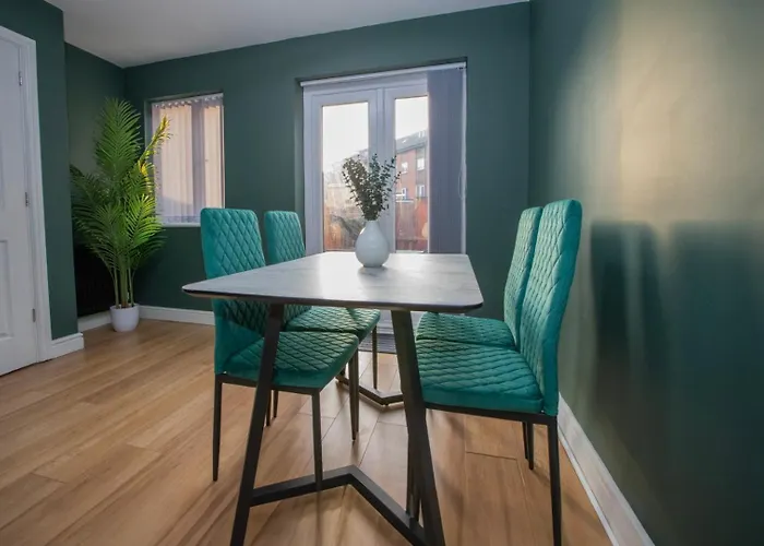 Townhouse Sleeps 14 - Free Parking Prázdninový dům Manchester