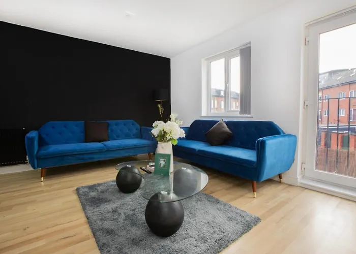 Townhouse Sleeps 14 - Free Parking 펜션 맨체스터