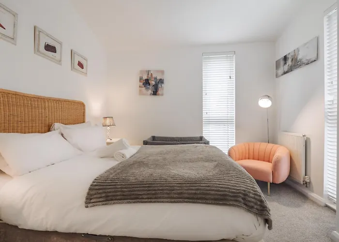 Haven - Coop Live - Etihad - Sleeps 9 - Free Parking