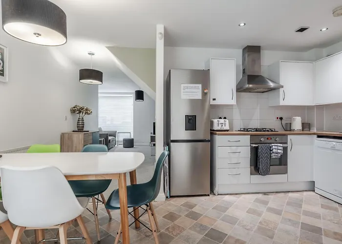 Dom wakacyjny Haven - Coop Live - Etihad - Sleeps 9 - Free Parking Manchester